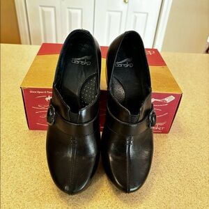 Dansko Black Tamara Burnished Full Grain Clogs, Size 38/7.5-8